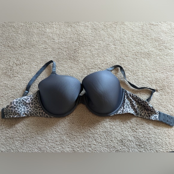 Victoria Secret bra 34DD - Picture 1 of 3